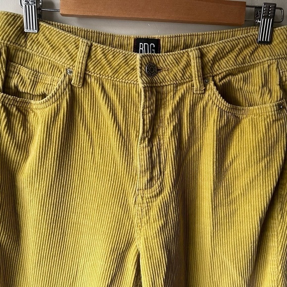 𝅺BDG Urban Outfitters Corduroy Jeans Pants Womens Size 28 Yellow Mom High Rise - Picture 3 of 13